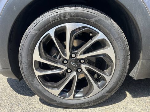 Used 2023 Chevrolet Bolt EUV Premier FWD image 29