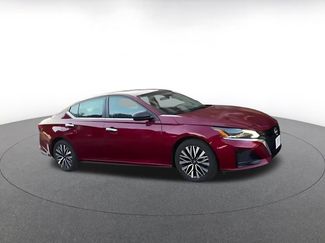 Used 2025 Nissan Altima 2.5 SV FWD video 2