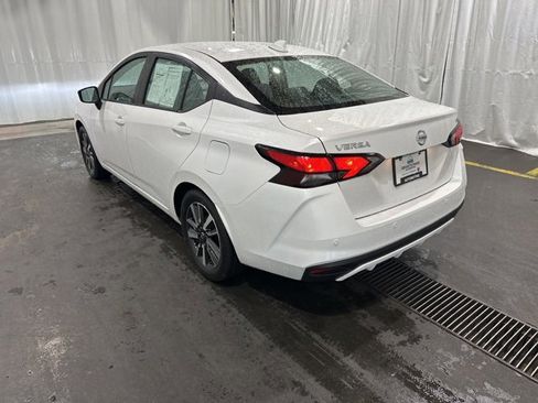 Used 2021 Nissan Versa SV image 5