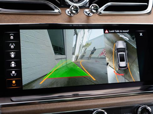 Used 2023 Bentley Bentayga image 20