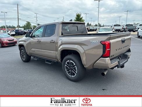 Certified 2026 Toyota Tacoma TRD Sport w/ TRD Sport Premium Package AWD/4WD image 15