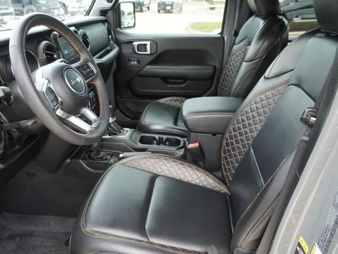 Used 2023 Jeep Gladiator Overland AWD/4WD image 17