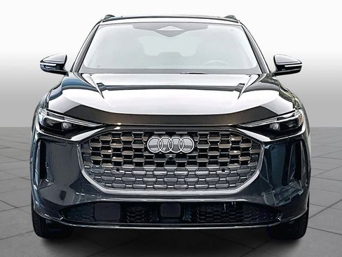 Certified 2025 Audi Q5 Prestige image 3