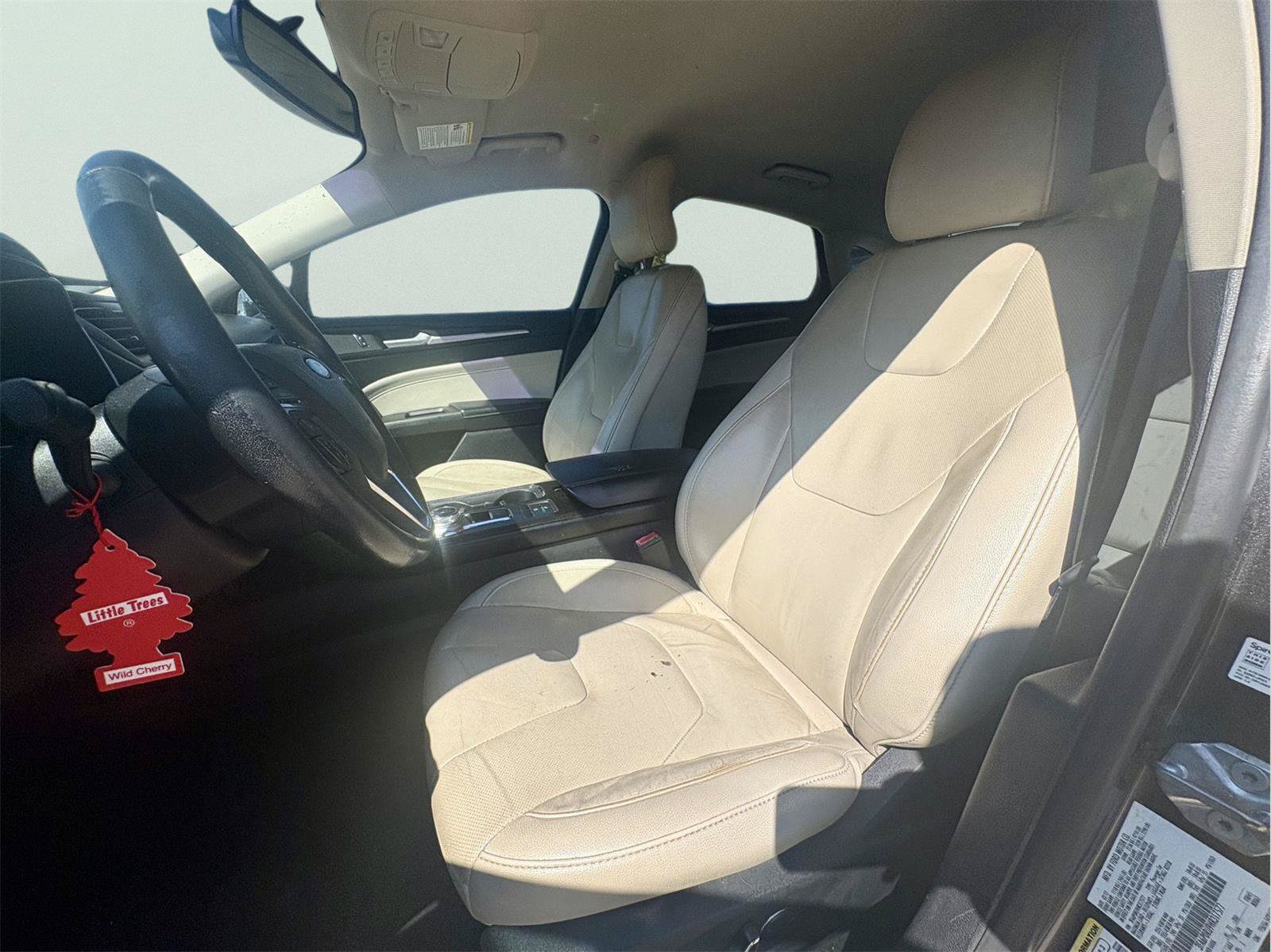 Used 2017 Ford Fusion Titanium FWD image 14