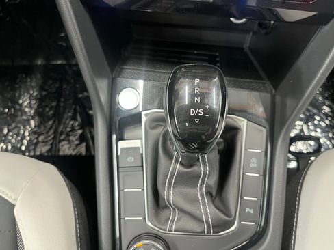 New 2025 Volkswagen Taos SE image 16