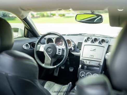 Used 2004 Nissan 350Z Touring w/ Cargo Convenience Pkg image 26