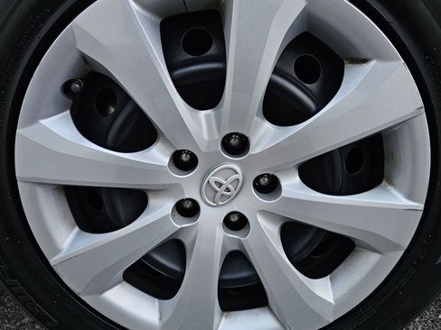 Used 2022 Toyota Corolla LE image 23