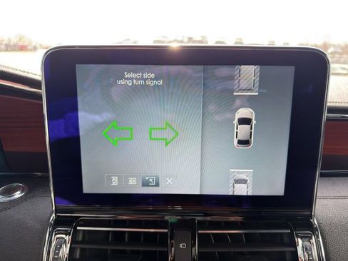 Used 2019 Lincoln Navigator Select w/ Technology Package image 34