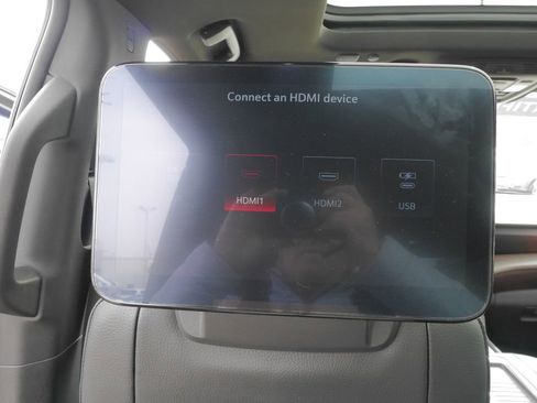 Used 2022 GMC Yukon Denali w/ Denali Ultimate Package image 22