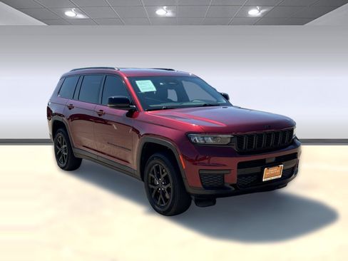 Used 2024 Jeep Grand Cherokee L Laredo AWD/4WD image 7