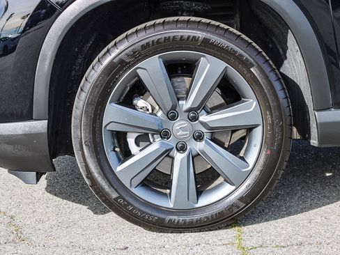 Used 2025 Honda Pilot Sport image 9