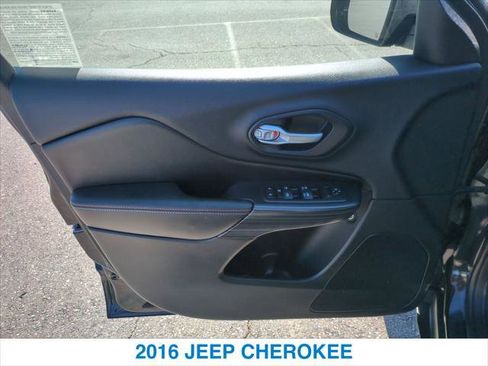 Used 2016 Jeep Cherokee 75th Anniversary image 12