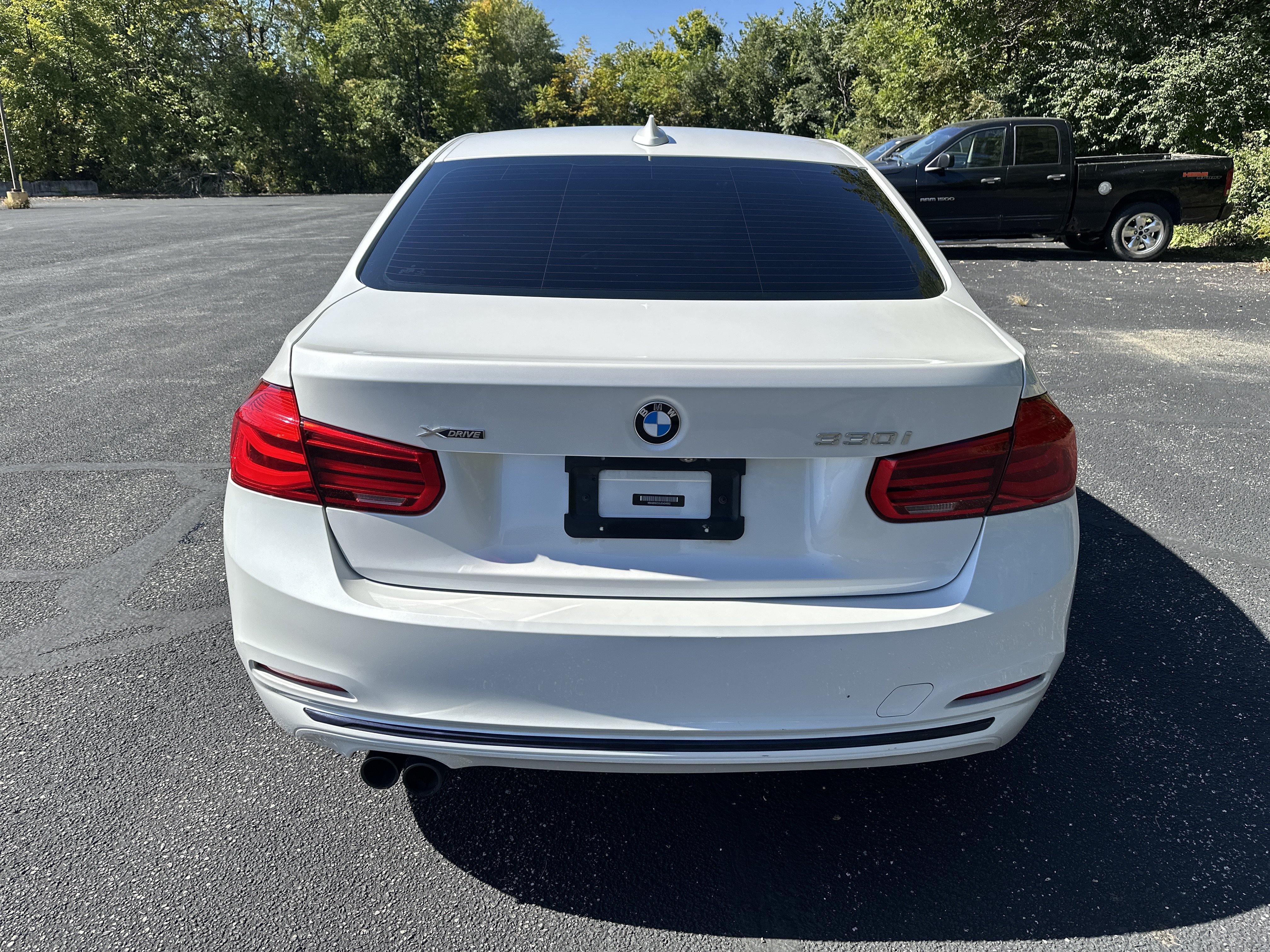 Used 2018 BMW 330i xDrive Sedan w/ Convenience Package AWD/4WD image 6