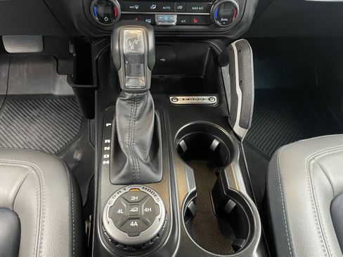 Used 2023 Ford Bronco Outer Banks w/ Sasquatch Package image 12