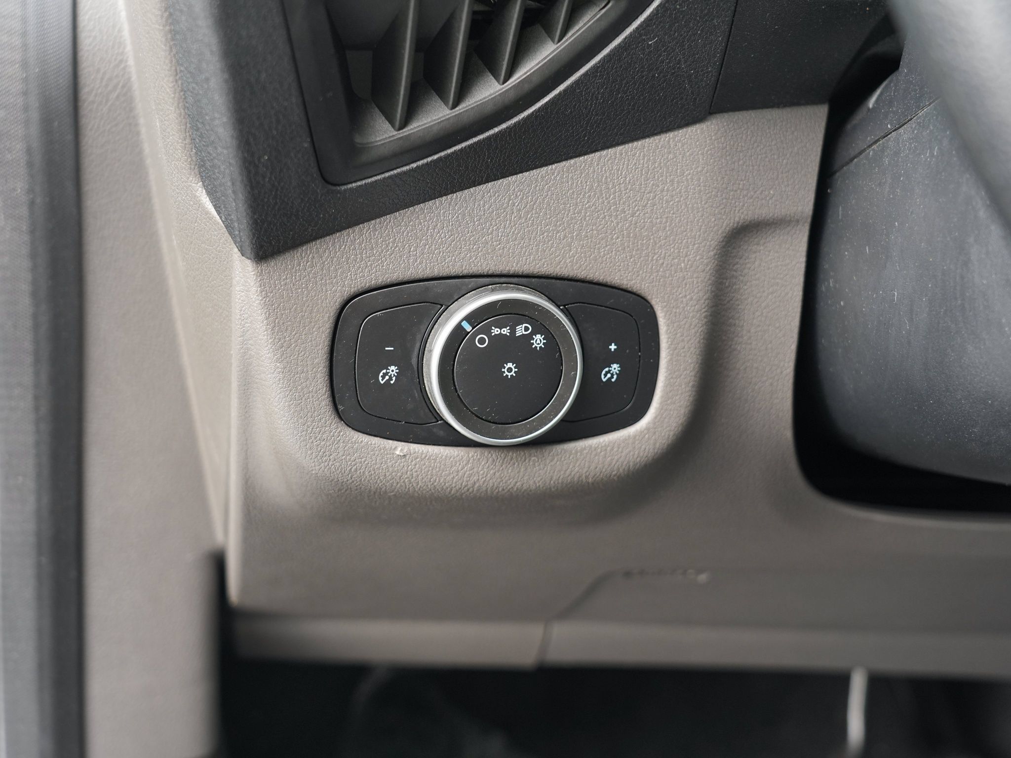 Used 2021 Ford Transit Connect XL FWD image 18