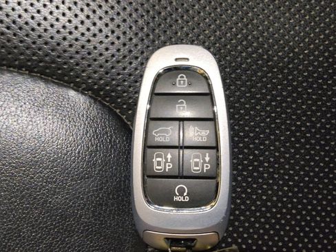 Used 2021 Hyundai Santa Fe Limited image 32