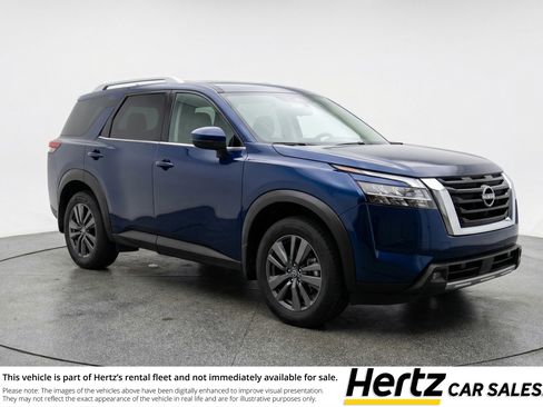 Used 2025 Nissan Pathfinder SV image 1