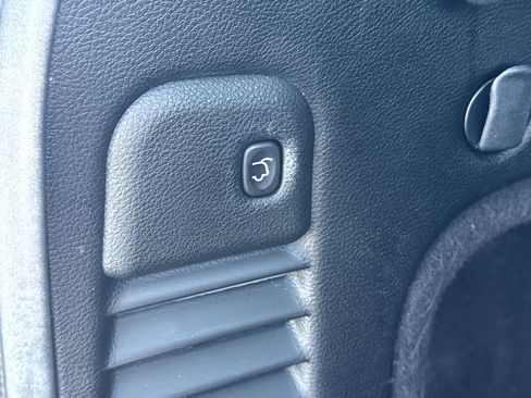 Used 2018 Jeep Grand Cherokee Altitude RWD image 15
