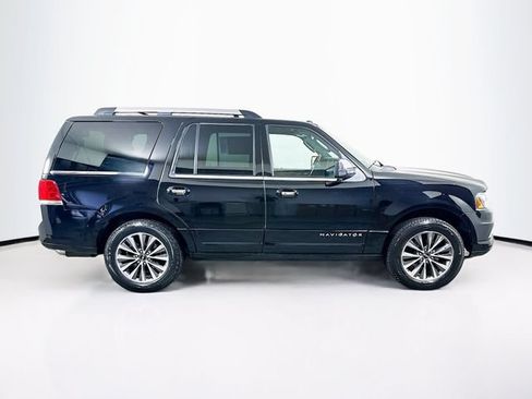Used 2017 Lincoln Navigator Select AWD/4WD image 11