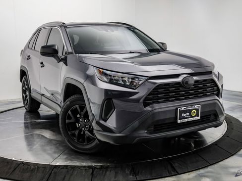 Used 2021 Toyota RAV4 LE image 22