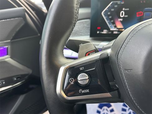 Used 2023 BMW 760i xDrive w/ Executive Package image 22