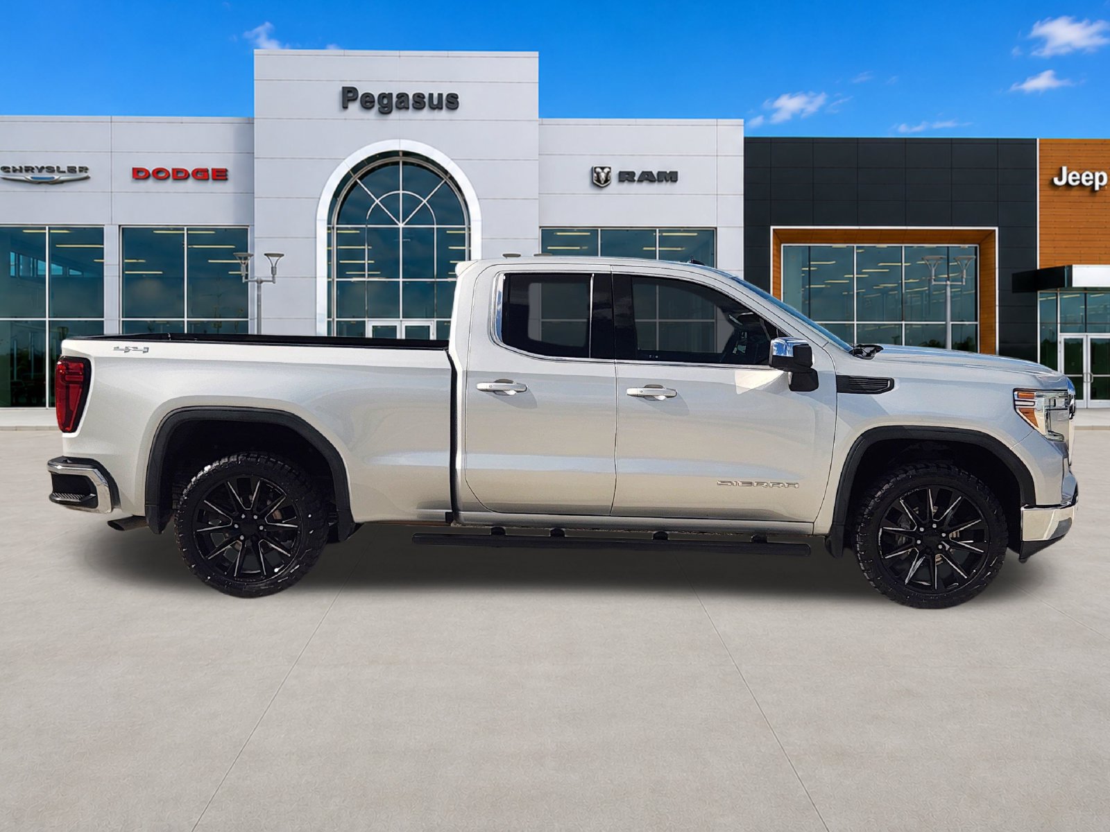 Used 2021 GMC Sierra 1500 SLE AWD/4WD image 7
