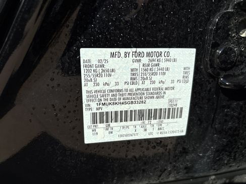Used 2025 Ford Explorer ST-Line AWD/4WD image 34