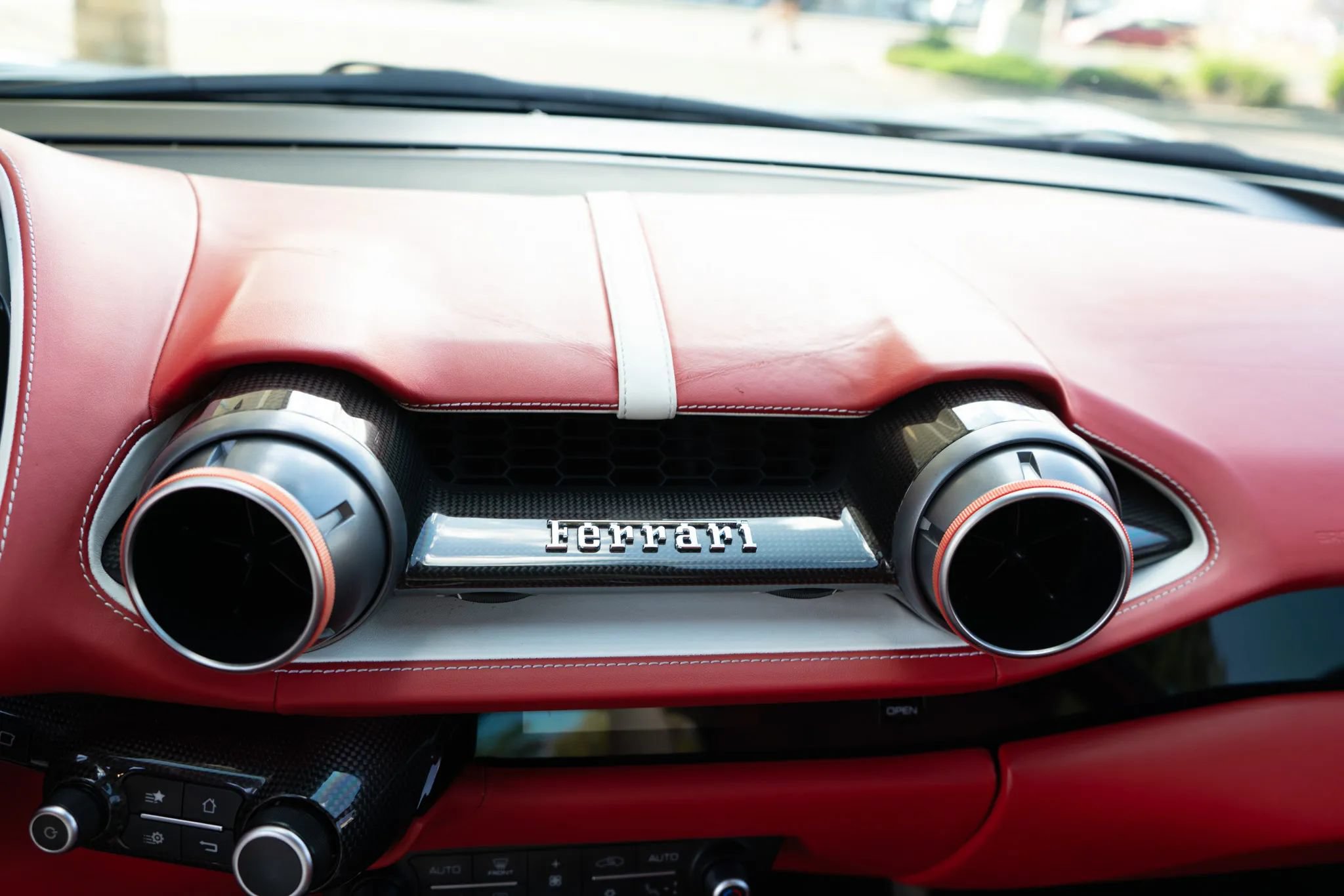 Used 2020 Ferrari 812 Superfast RWD image 20