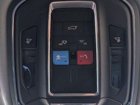 Used 2022 Jeep Grand Cherokee L Laredo w/ Luxury Tech Group I AWD/4WD image 22