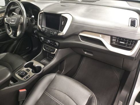 Used 2022 GMC Terrain Denali w/ Denali Premium Package AWD/4WD image 8