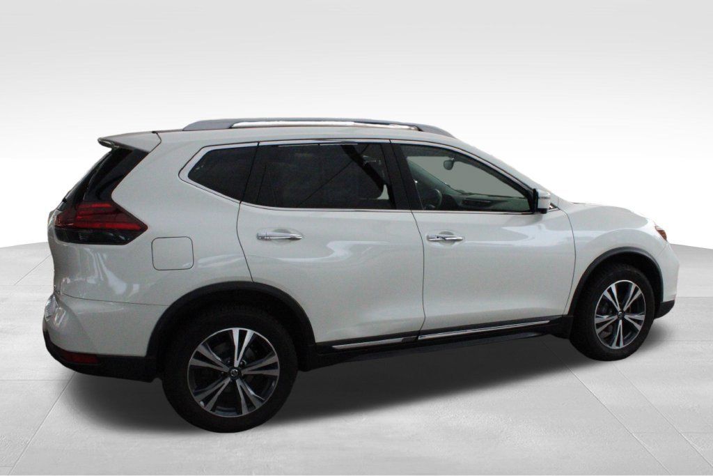 Used 2017 Nissan Rogue SL w/ SL Premium Package AWD/4WD image 16