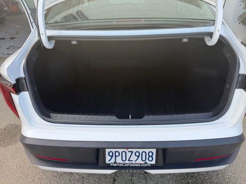 Used 2025 Kia K4 LXS image 32