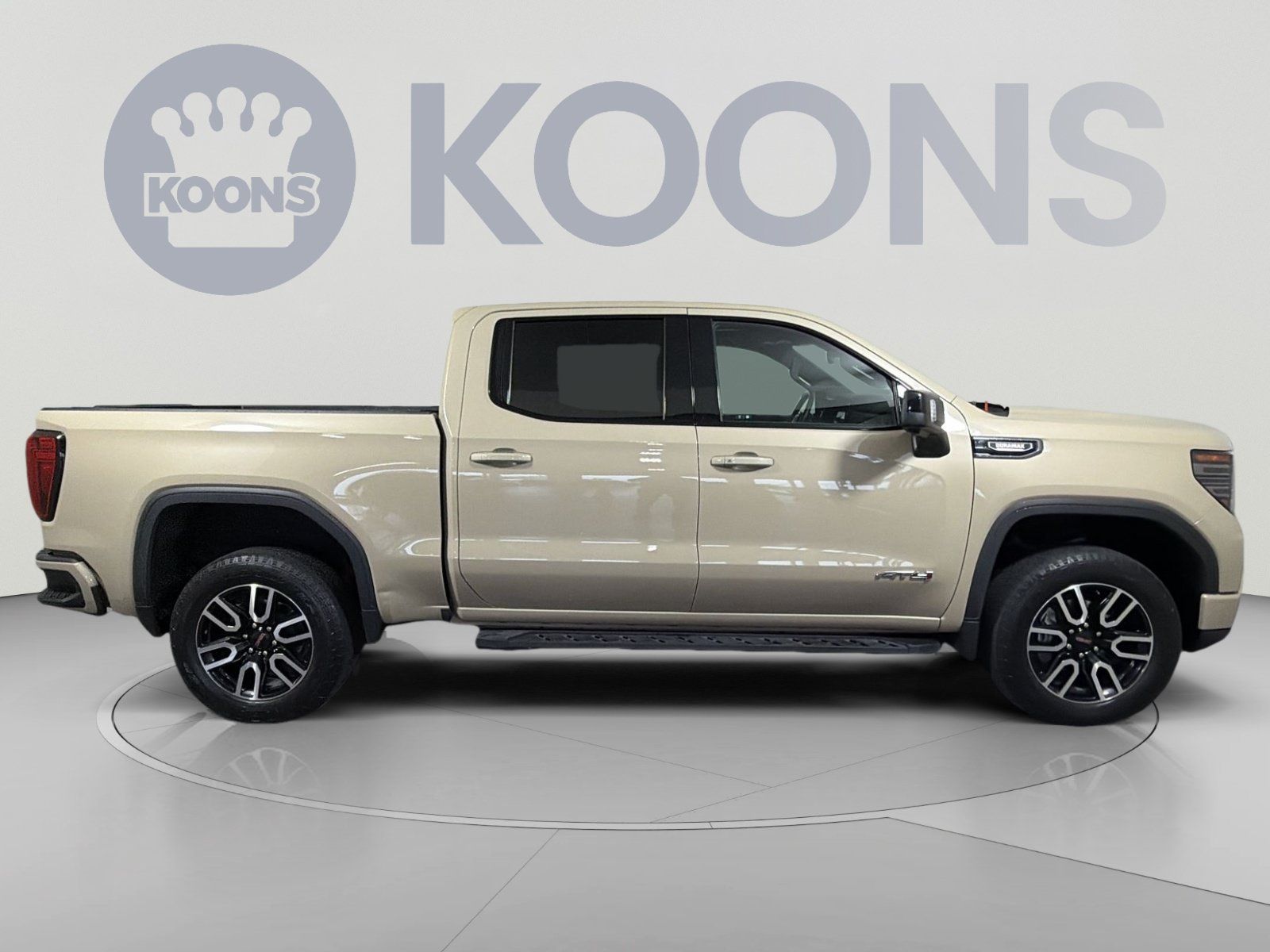 Used 2023 GMC Sierra 1500 AT4 w/ Technology Package AWD/4WD image 8