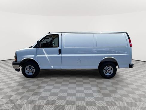 Used 2025 GMC Savana 2500 w/ Driver Convenience Package RWD image 4