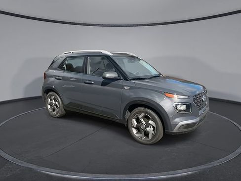 New 2025 Hyundai Venue SEL FWD image 2