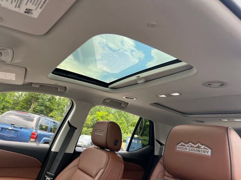 Used 2021 Chevrolet Traverse High Country FWD image 31