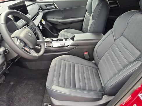 New 2026 Mitsubishi Outlander LE FWD image 15