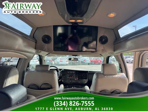 Used 2018 GMC Savana 2500 w/ Enhanced Convenience Package RWD image 24