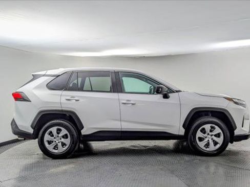 Used 2024 Toyota RAV4 LE image 9