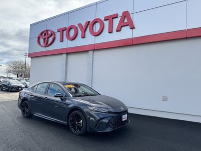 Used 2025 Toyota Camry SE w/ Convenience Package