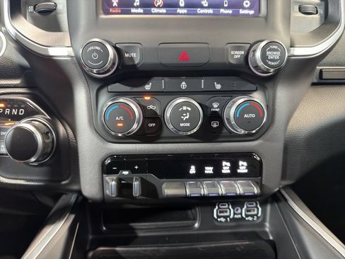 Used 2020 RAM 1500 Big Horn AWD/4WD image 14