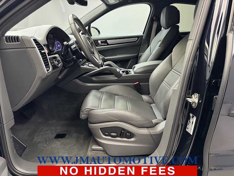Used 2023 Porsche Cayenne Platinum Edition AWD/4WD image 12