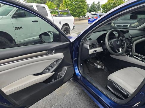 Used 2018 Honda Accord LX image 17