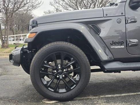 Used 2021 Jeep Wrangler Unlimited Sahara image 9