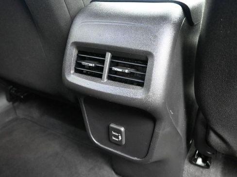 Used 2023 Chevrolet Equinox LT image 18