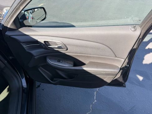 Used 2014 Chevrolet Malibu LT w/ Power Convenience Package image 12