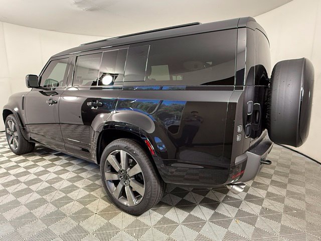New 2026 Land Rover Defender 130 V8 AWD/4WD image 4