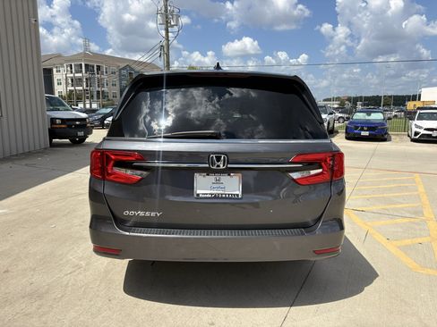 Certified 2024 Honda Odyssey EX-L image 7