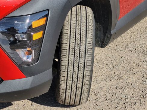 Used 2025 Hyundai Kona SEL image 11