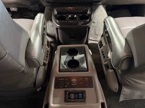 Used 2018 GMC Savana 3500 Extended RWD image 10